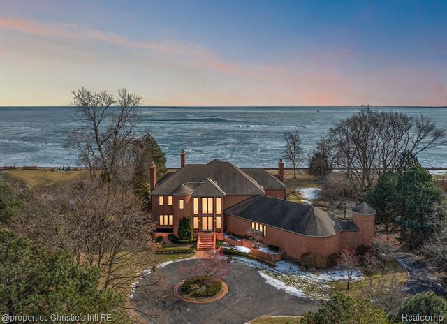 front view picture of 15440 Windmill Pointe Drive, Grosse Pointe, MI. 48230