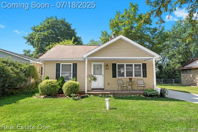 front view picture of 8464 Carols Drive, Brighton, MI. 48114