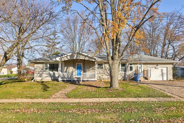 front view picture of 505 Moore, Owosso, MI. 48867