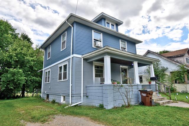 front view picture of 127 Damon Street, Jackson, MI. 49203