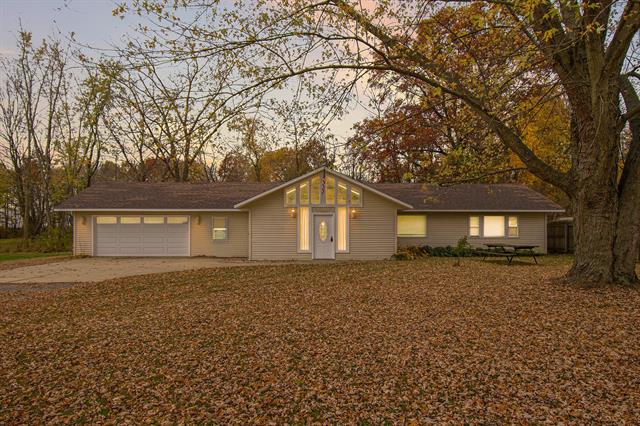 front view picture of 4328 Fikes Road, Benton Harbor, MI. 49022