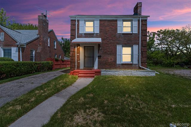 front view picture of 15285 Hazelridge Street, Detroit, MI. 48205