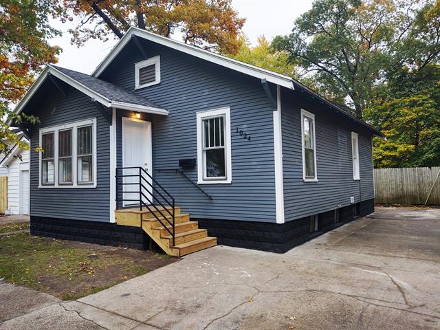 front view picture of 1024 Madison Street, Muskegon, MI. 49442