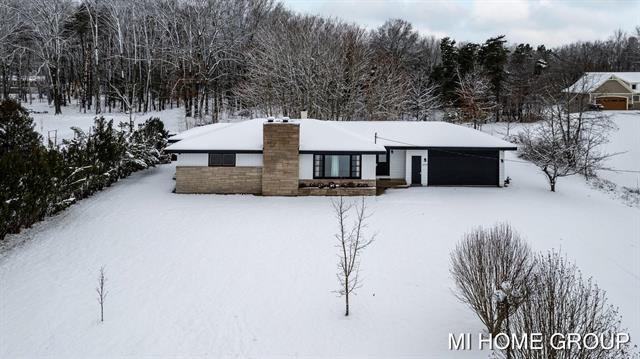 front view picture of 10705 158Th Avenue, West Olive, MI. 49460