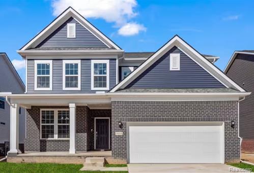 front view picture of 5005 Shoreham Circle, Clarkston, MI. 48346