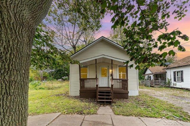 front view picture of 813 S Mason, Saginaw, MI. 48602