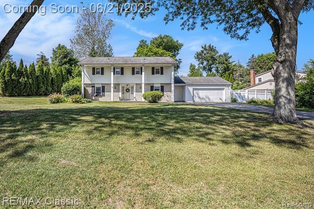 front view picture of 1925 Dawn Ridge Rd, Walled Lake, MI. 48390