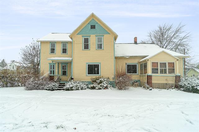 front view picture of 921 S Jackson Street, Bay City, MI. 48708