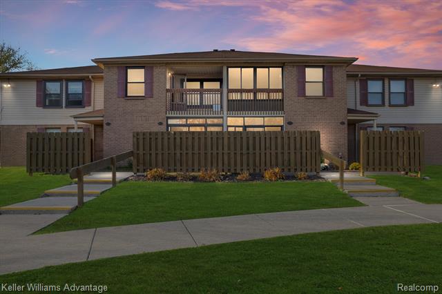 front view picture of 19231 Surrey Lane, Northville, MI. 48167
