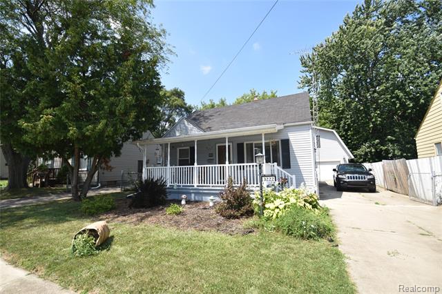 front view picture of 3222 Brandon, Flint, MI. 48503