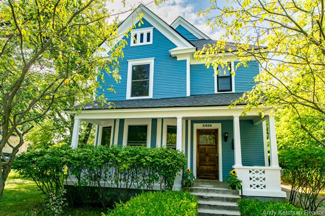front view picture of 2025 Francis Avenue Se, Grand Rapids, MI. 49507