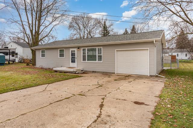 front view picture of 214 Seventh, Breckenridge, MI. 48615