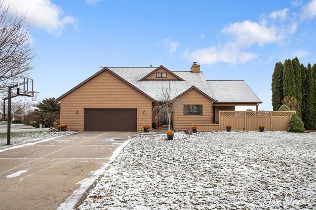 front view picture of 9156 Bluff Lake Street, Zeeland, MI. 49464