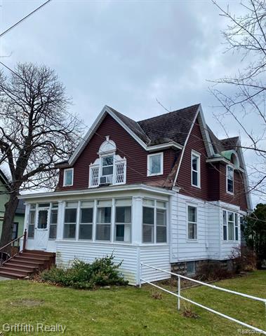 front view picture of 403 W Clinton Street, Howell, MI. 48843