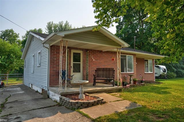 front view picture of 1037 W Costello, Mount Morris, MI. 48458