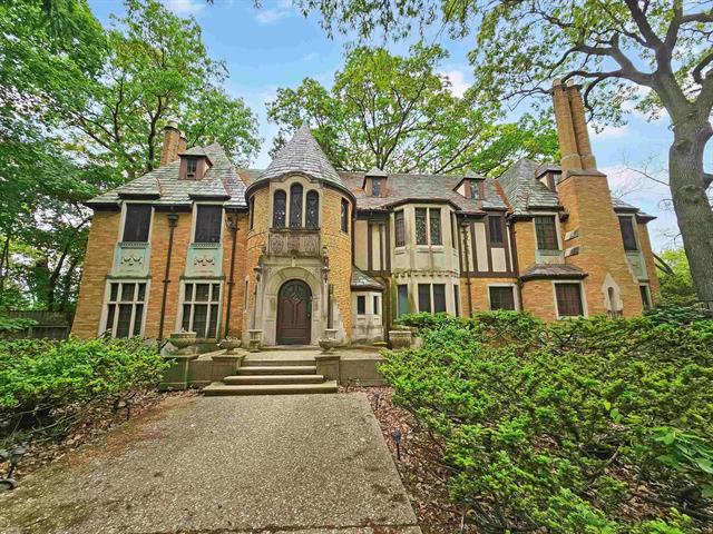 front view picture of 17325 Pontchartrain Boulevard, Highland Park, MI. 48203