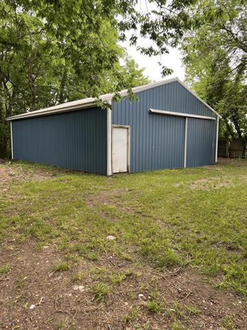 front view picture of 102 Allett Street Street, Allegan, MI. 49010