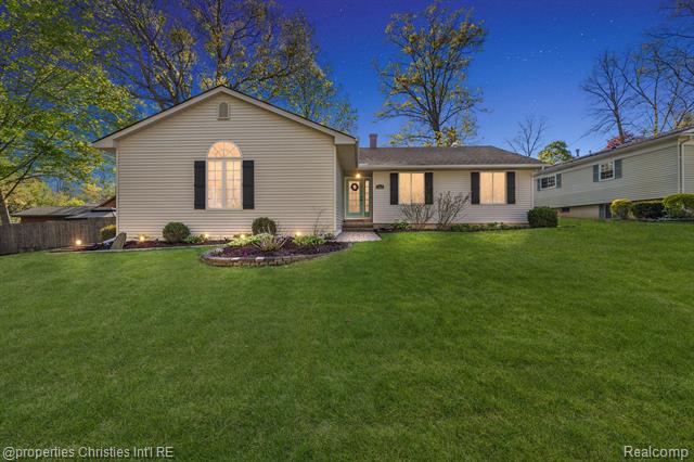 front view picture of 2015 Hazel Ave, Wixom, MI. 48393