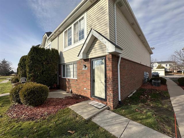 front view picture of 29728 Amy, New Baltimore, MI. 48051