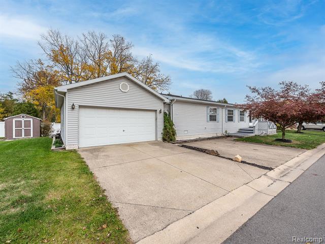 front view picture of 6255 Telegraph Road, Erie, MI. 48133