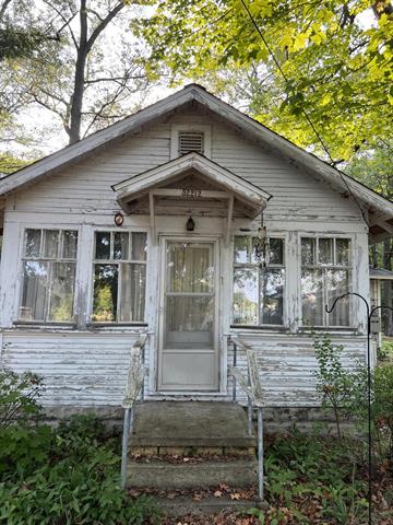 front view picture of 52212 Sheridan Road, Paw Paw, MI. 49079