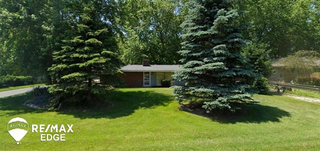 front view picture of 2125 Newport Ct, Walled Lake, MI. 48390