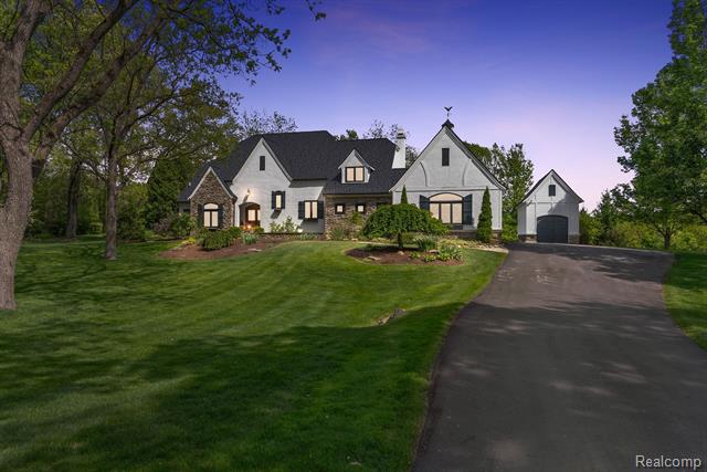 front view picture of 4263 Windmill Farms, Milford, MI. 48380
