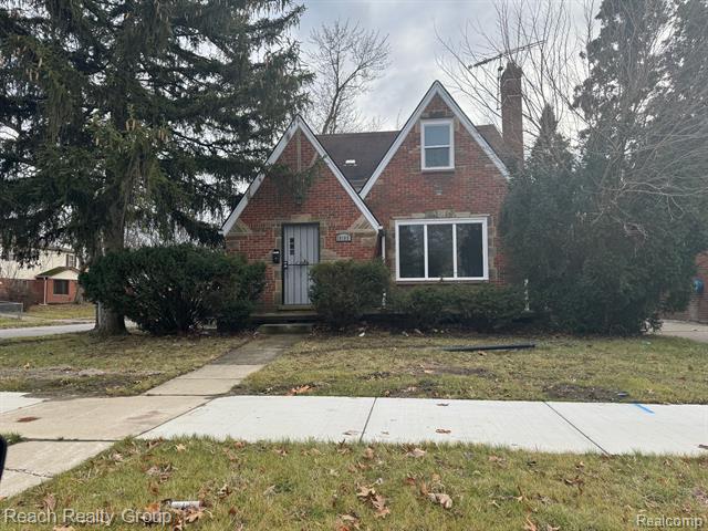 front view picture of 19105 Curtis Street, Detroit, MI. 48219