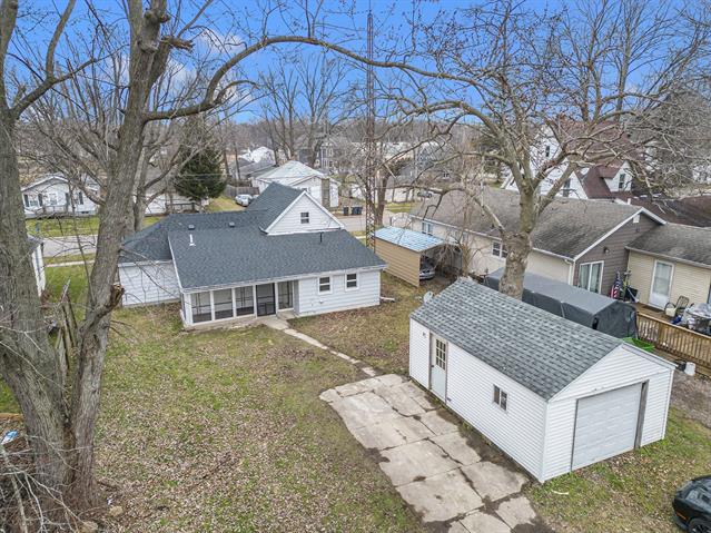 front view picture of 223 S Pleasant Street, Watervliet, MI. 49098