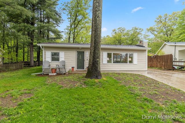 front view picture of 5293 E Stray Drive, Newaygo, MI. 49337