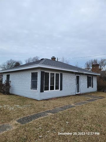 front view picture of 224 S West Street, Coloma, MI. 49038