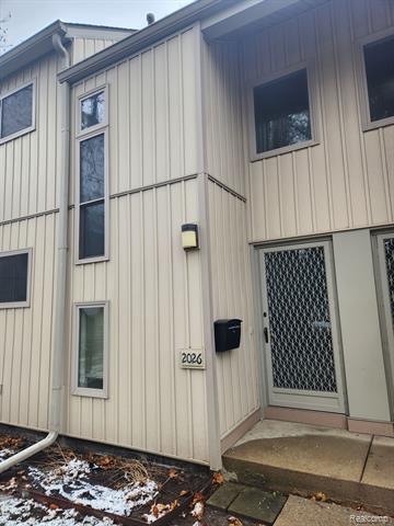 front view picture of 2026 Hyde Park Drive, Detroit, MI. 48207