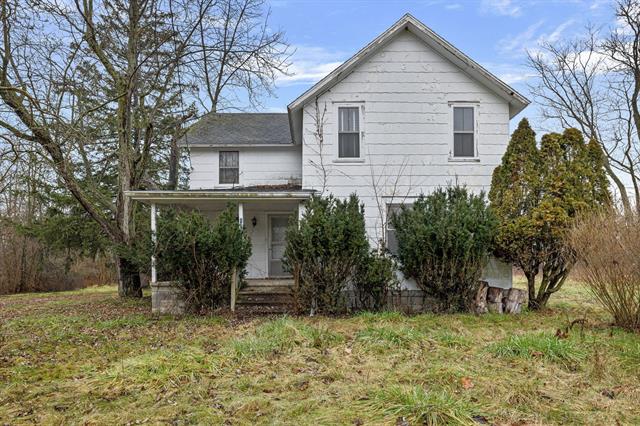front view picture of 12856 Flynn Road, Sawyer, MI. 49125