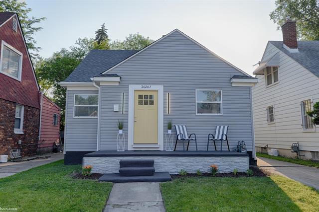 front view picture of 20207 Russell, Highland Park, MI. 48203