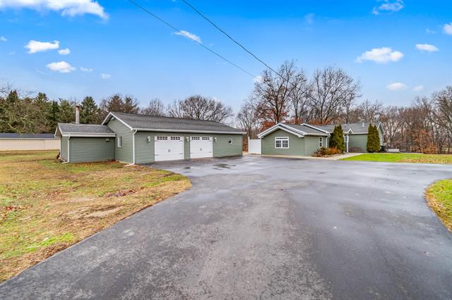 front view picture of 1134 Oak Grove Park Park, Union City, MI. 49094