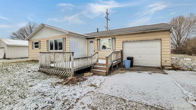 front view picture of 19840 Gratiot Road, Merrill, MI. 48637