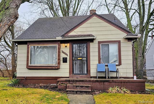 front view picture of 19356 Huntington Road, Detroit, MI. 48219