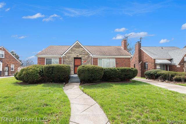 front view picture of 11294 Engleside Street, Detroit, MI. 48205