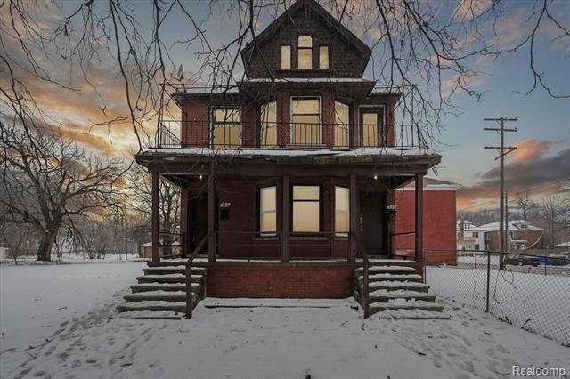 front view picture of 355 Rosedale, Detroit, MI. 48202
