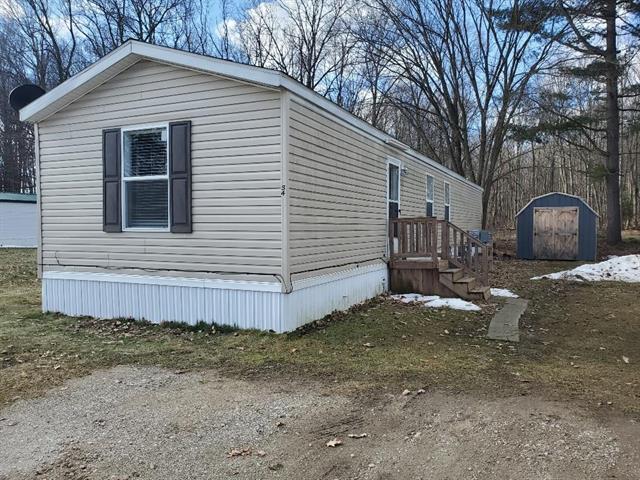 front view picture of 1800 E Jordan, Mount Pleasant, MI. 48858