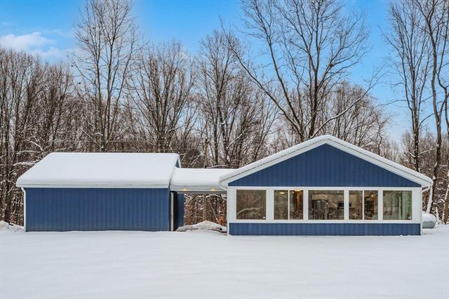 front view picture of 66464 26Th Street, Lawton, MI. 49065