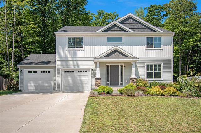 front view picture of 737 W North Hills Court, Newaygo, MI. 49337