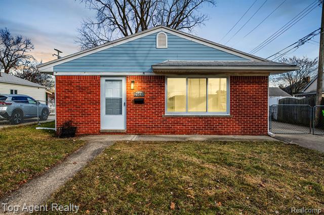 front view picture of 25030 Ford Street, Roseville, MI. 48066