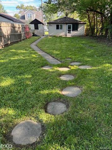 front view picture of 13388 Vernon Avenue, Warren, MI. 48089