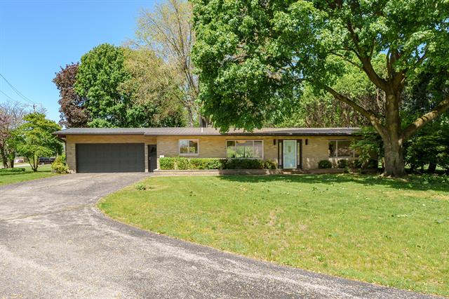 front view picture of 520 N West Street, Coloma, MI. 49038