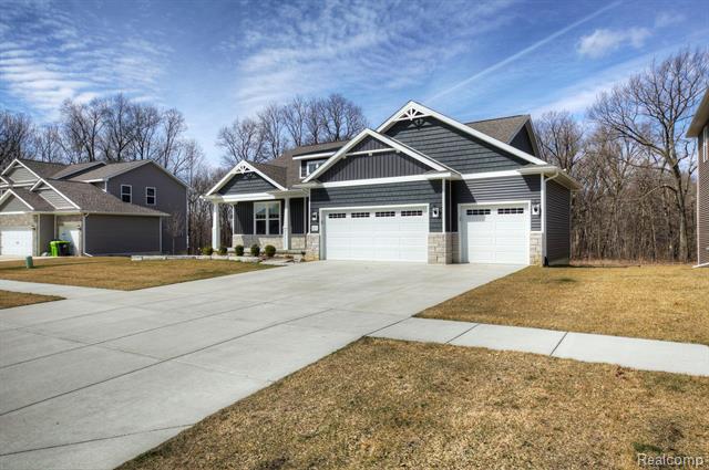 front view picture of 2131 Gambrel Lane, Howell, MI. 48843