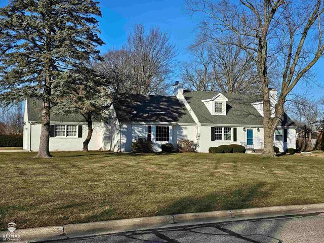 front view picture of 1406 Buckley Dr., Owosso, MI. 48867