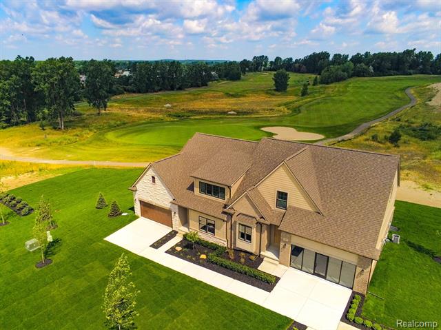 front view picture of 610 Brookstone Drive, Oxford, MI. 48371