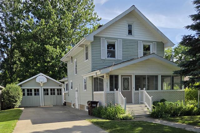 front view picture of 207 Michigan Street, Brooklyn, MI. 49230