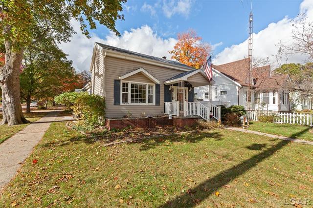 front view picture of 215 S Oneida, Tecumseh, MI. 49286